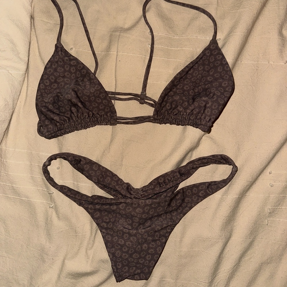 Benoa coral bikini